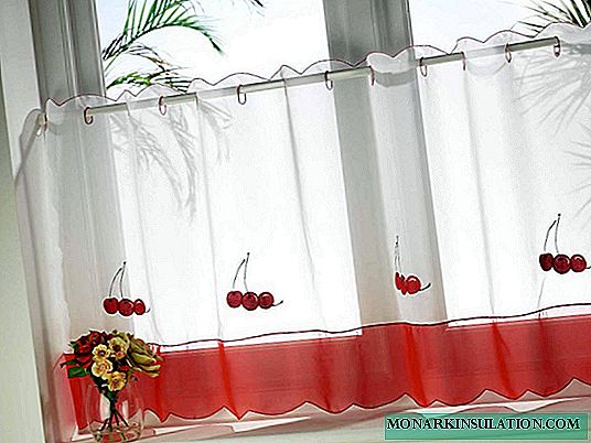 Slik syr du gardiner til hytta på egen hånd: de mest populære alternativene og mesterklasser