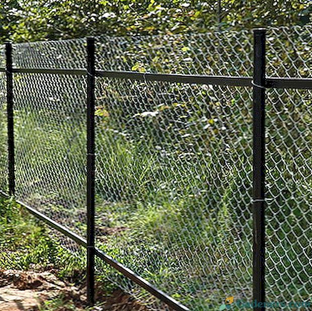 Įperkamas ir gražus tvoros variantas iš tinklinės grandinės - geriausias sprendimas tvorą jūsų teritorijoje
