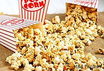 Caracteristicile pregătirii delicateselor gustoase de către mâini: cum să faci popcornul din porumb la domiciliu?